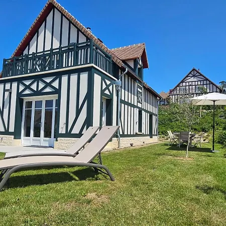 Beautiful Family Home, 4 Bedrooms, 3 Bathrooms, Quiet, Lovely Place Villa *