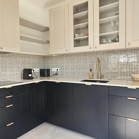 Beautiful Family Home, 4 Bedrooms, 3 Bathrooms, Quiet, Lovely Place Villa *