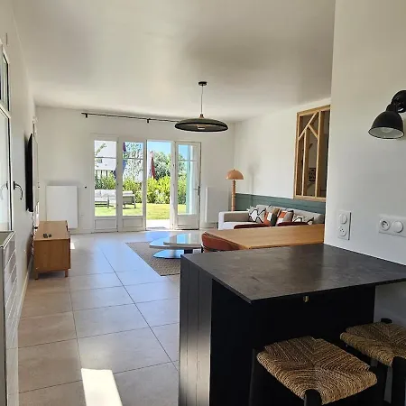 Beautiful Family Home, 4 Bedrooms, 3 Bathrooms, Quiet, Lovely Place * Deauville